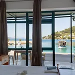 Ivica - Beachfront * Drvenik (Split-Dalmatia)