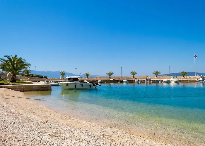 Ivica - Beachfront *