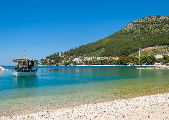 Ivica - Beachfront Apartmán *