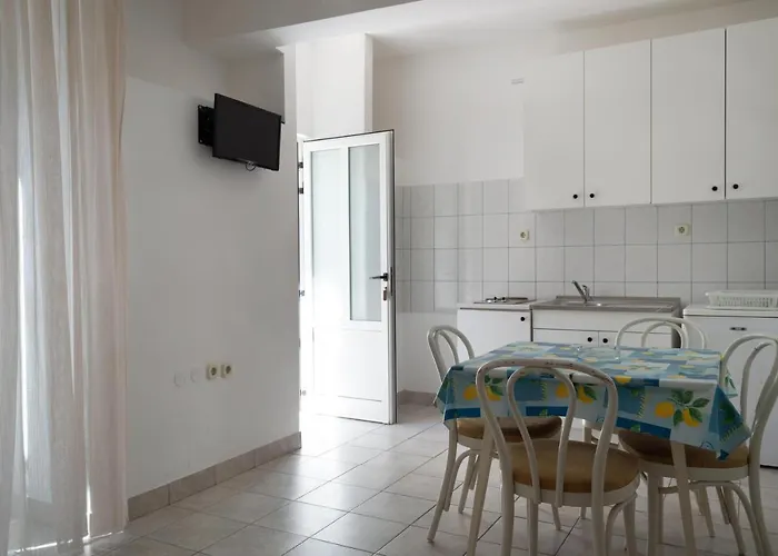 Ivica - Beachfront Apartmán
