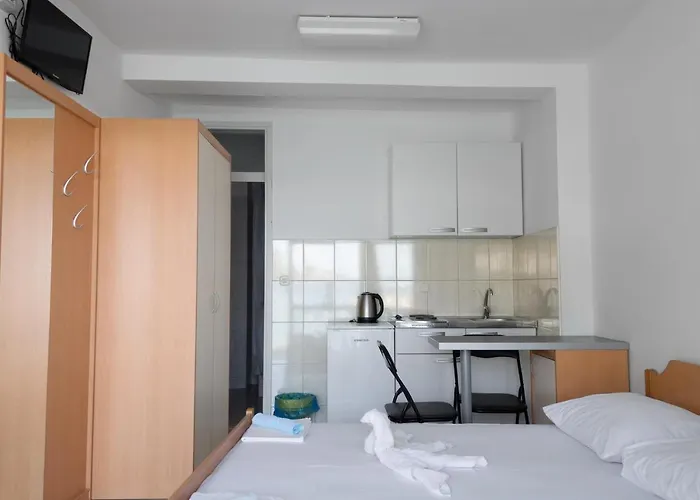 Ivica - Beachfront Apartmán Drvenik (Split-Dalmatia)